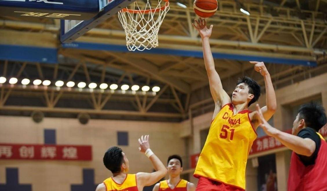 开拓者夏联阵容出炉!杨瀚森再登封面成看点
