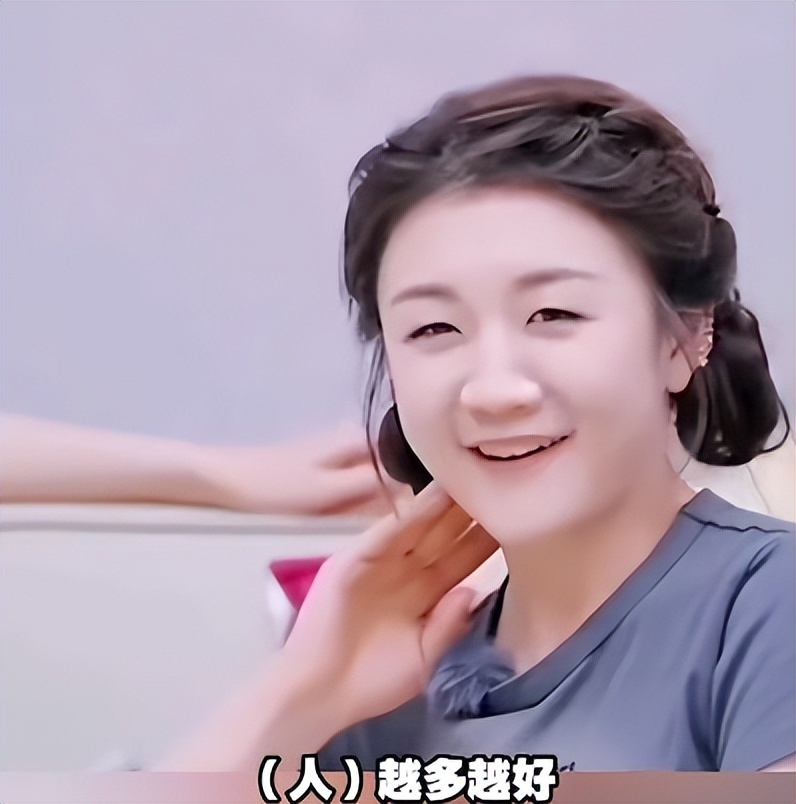 陈梦自曝理想中的求婚场景！人越多越好，比如体育赛事在足球场上(陈梦回应与黄晓明关系)