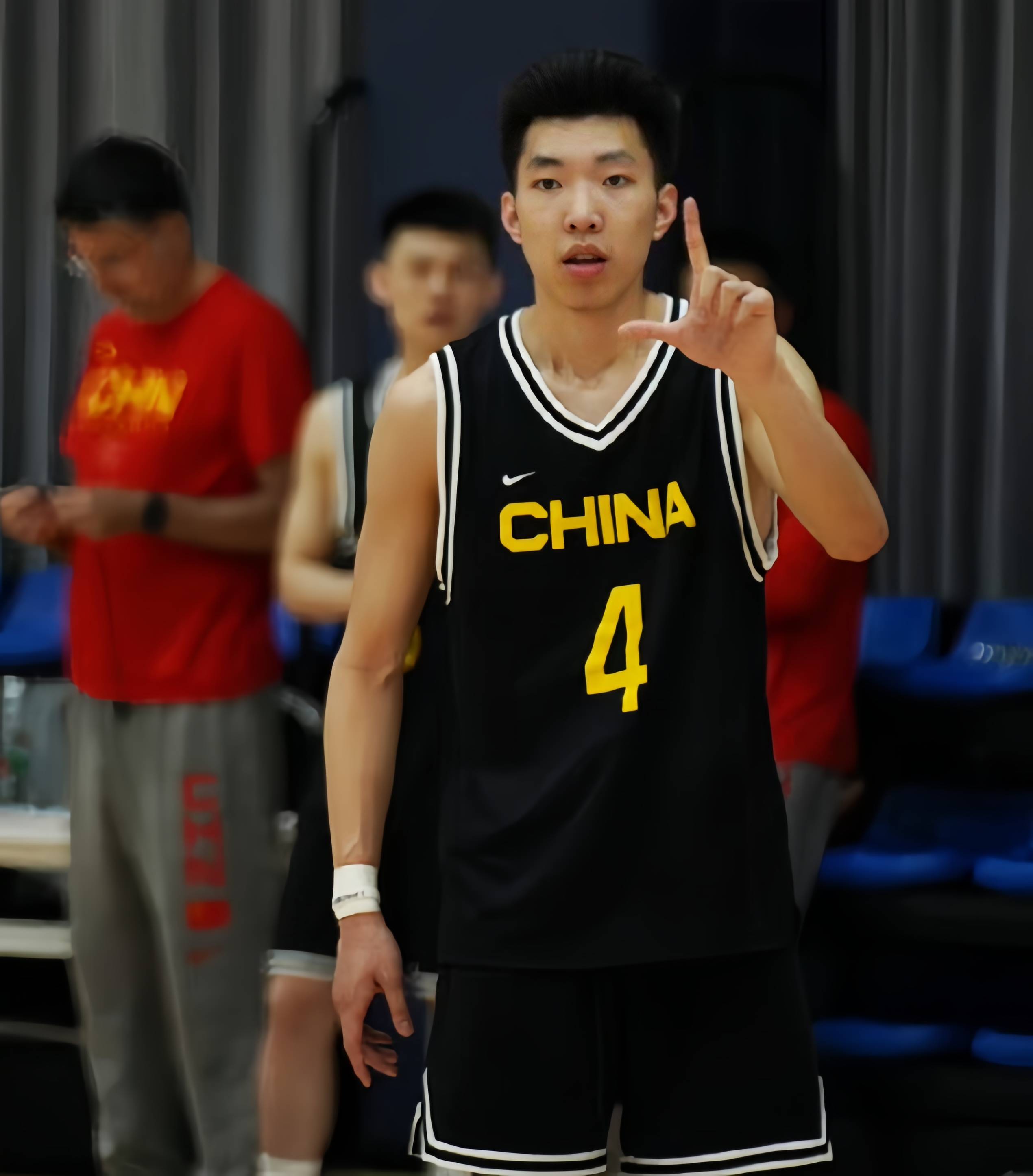 爱游戏 APP-关于难绷！中国男篮出现23次失误全队只有9次助攻的信息