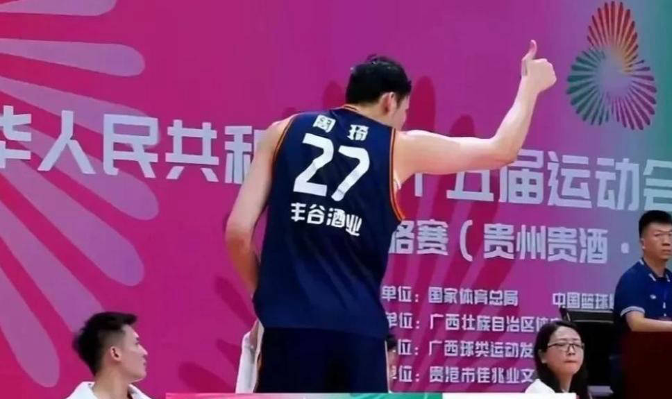 爱游戏足球体育-周琦解说惊爆半吊子主教练，矛头直指最水总冠军浙江广厦(浙江广厦男篮新闻最新消息最新)