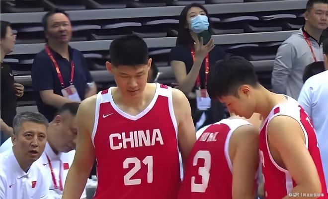 胡金秋16+6胡明轩10分中国男篮险胜波黑(中国男篮 胡明轩)